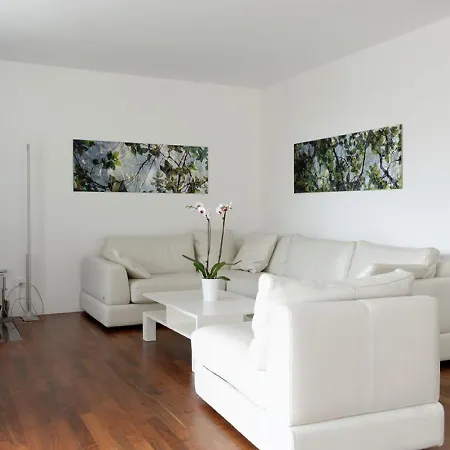 Superior Parrot Διαμέρισμα *